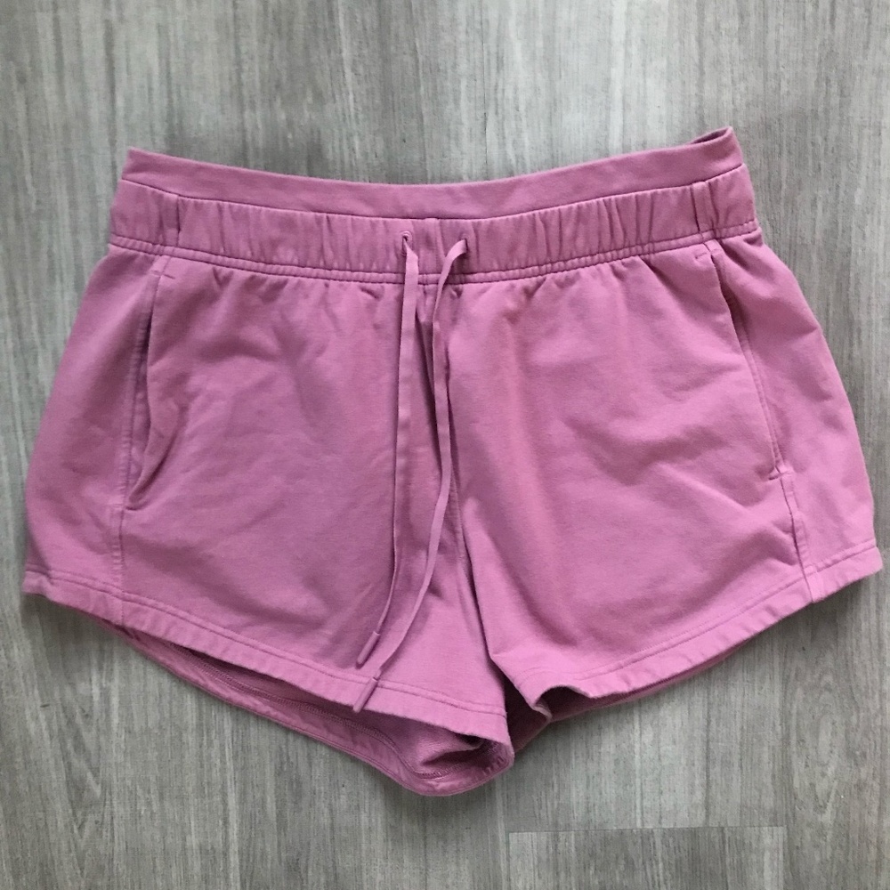 Lululemon Inner Glow HR Short 3", Size 8